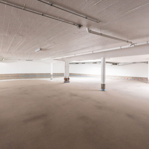 Blick in eine sanierte Tiefgarage