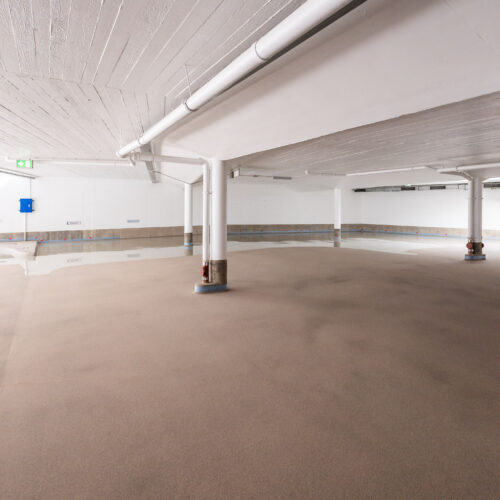 Blick in eine sanierte Tiefgarage